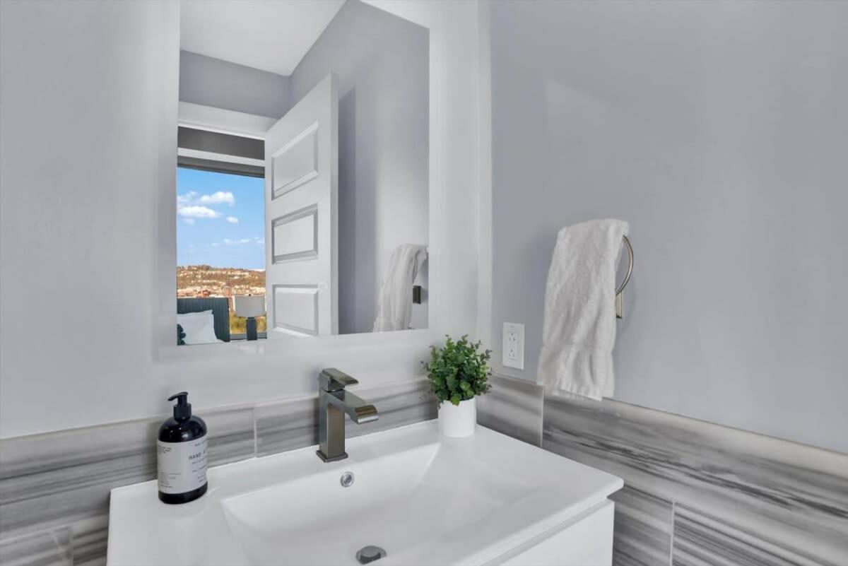 Cozysuites Spacious 2Br, Ppg Paints Arena, Pitts Πίτσμπουργκ Εξωτερικό φωτογραφία